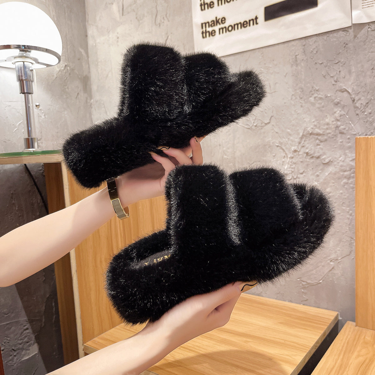 FrostStep Indoor Cross-Belt Slipper